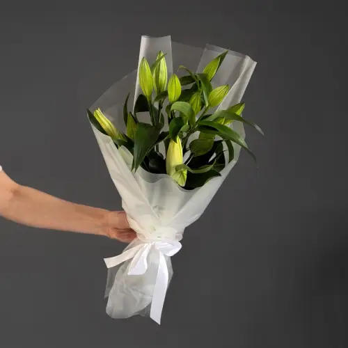 Букет из 3 лилий в упаковке